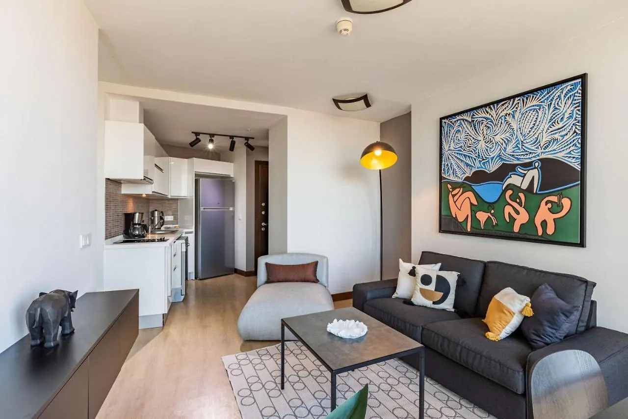 Апартаменты Charming Flat With Gorgeous City View In Atasehir Стамбул